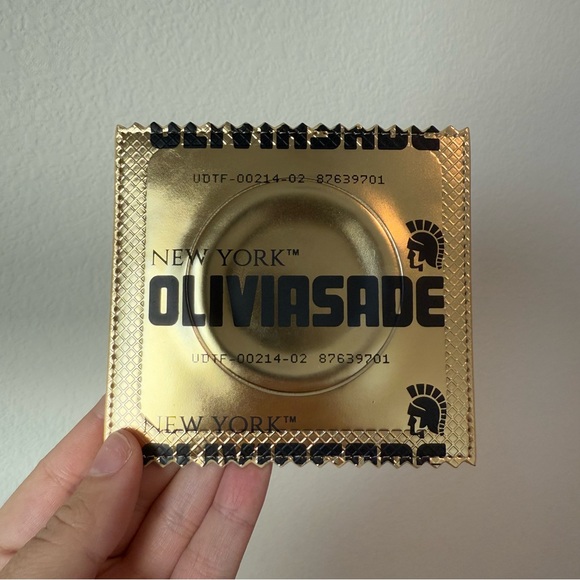 oliviasade Accessories - Oliviasade safety first cardholder